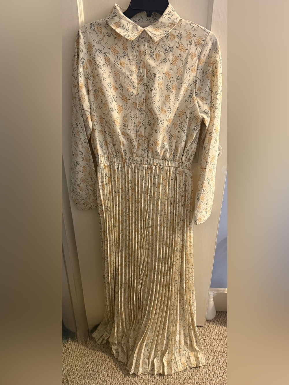 Cream Floral Pleated Long Sleeve Midi Dress